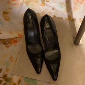 Stuart Weitzman black pump